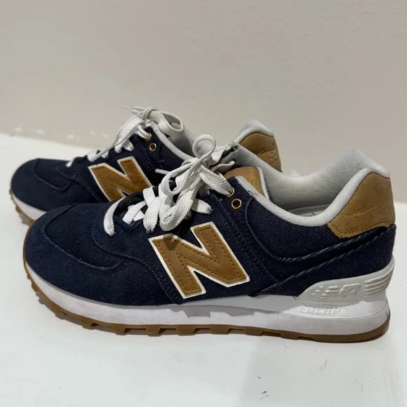 New Balance 574 - Picture 1 of 8